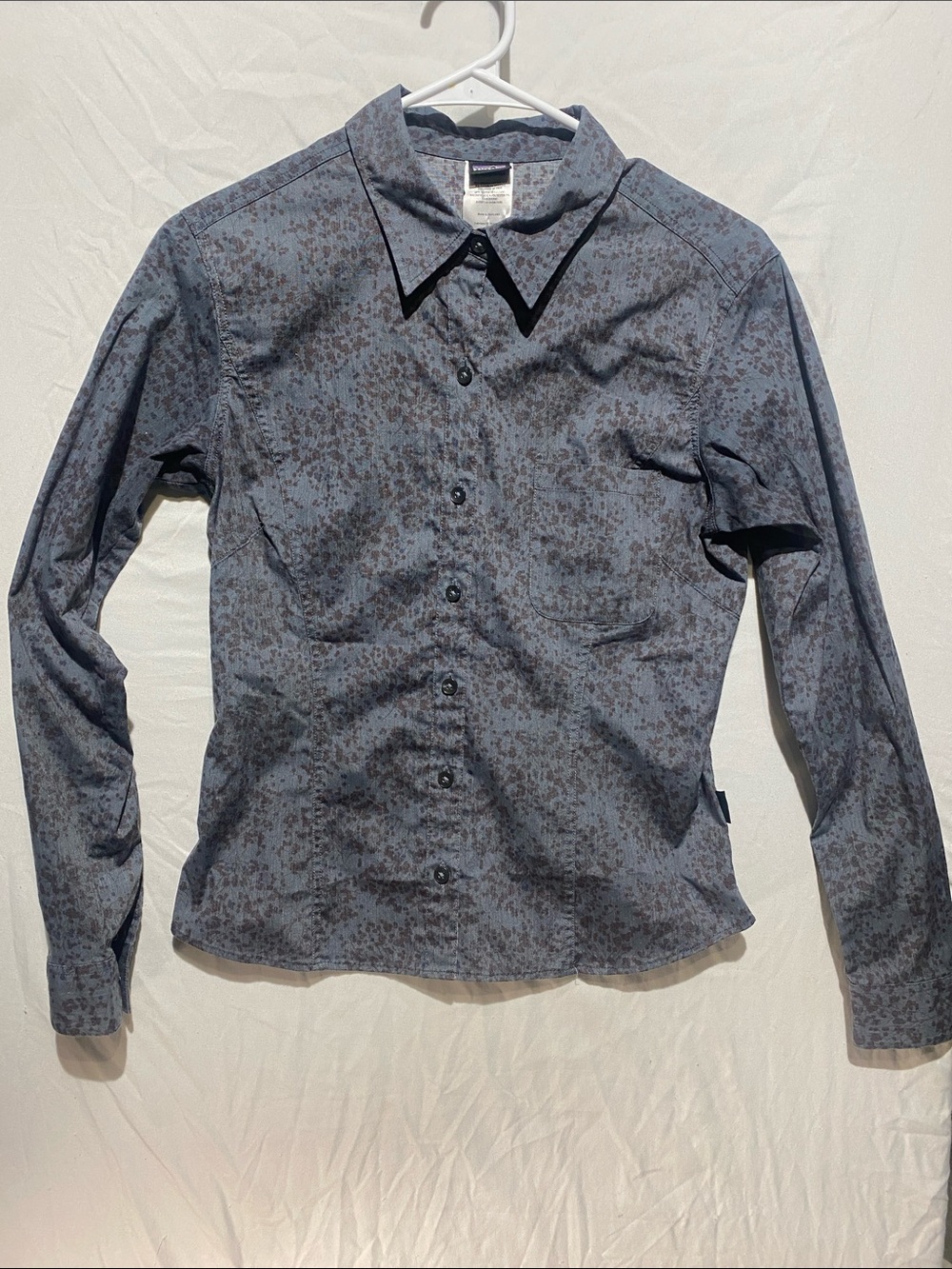 Patagonia Women's Button-Up Shirt in Blue and Purple Speckle